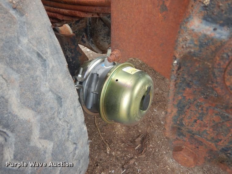 image for item IQ9514 1982 International CO-9670 XL Series  semi truck