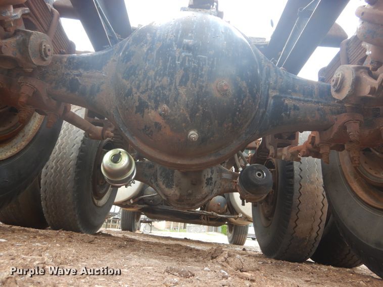 image for item IQ9514 1982 International CO-9670 XL Series  semi truck