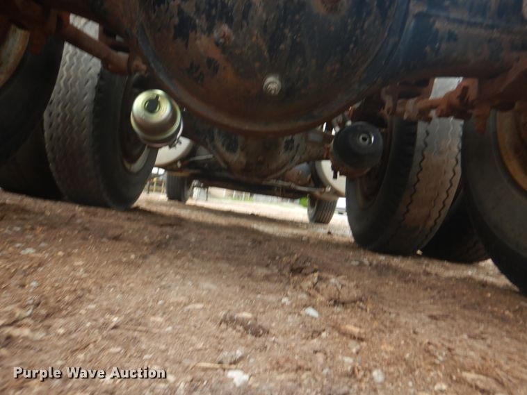 image for item IQ9514 1982 International CO-9670 XL Series  semi truck