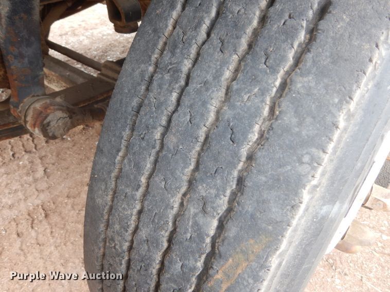 image for item IQ9514 1982 International CO-9670 XL Series  semi truck