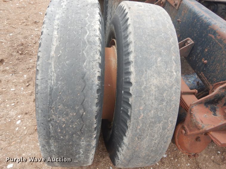 image for item IQ9514 1982 International CO-9670 XL Series  semi truck