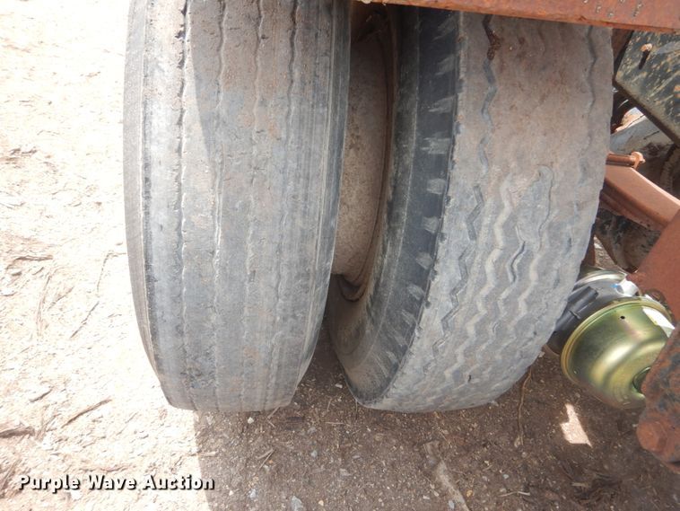 image for item IQ9514 1982 International CO-9670 XL Series  semi truck