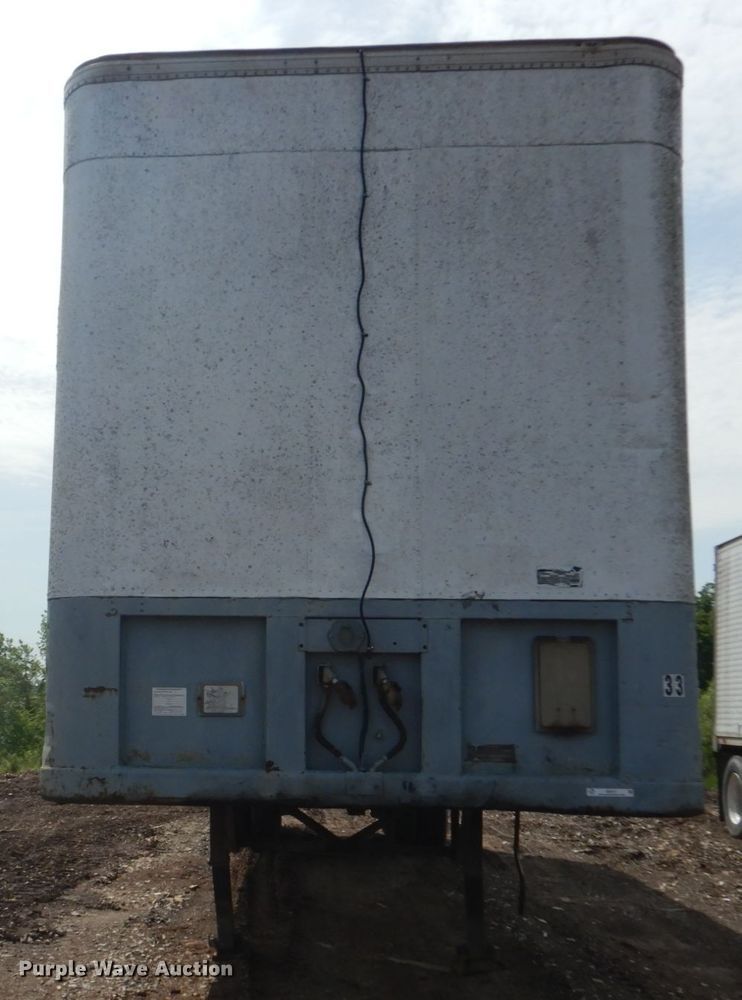 image for item IQ9517 1977 Fruehauf FB-79-F2-40  dry van trailer