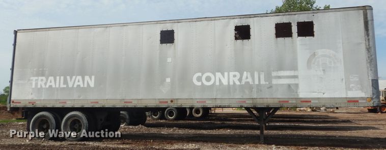 image for item IQ9517 1977 Fruehauf FB-79-F2-40  dry van trailer