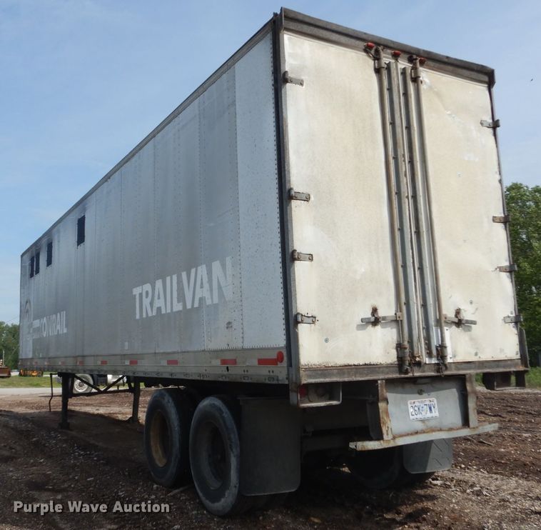 image for item IQ9517 1977 Fruehauf FB-79-F2-40  dry van trailer