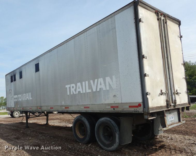 image for item IQ9517 1977 Fruehauf FB-79-F2-40  dry van trailer