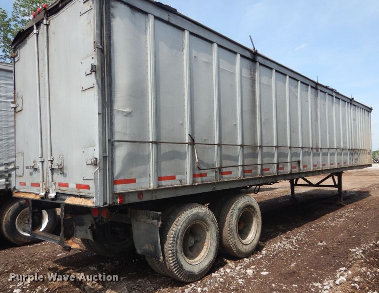 image for item IQ9520 1975 Fruehauf JG3-F2-40  walking floor trailer