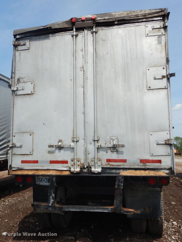 image for item IQ9520 1975 Fruehauf JG3-F2-40  walking floor trailer