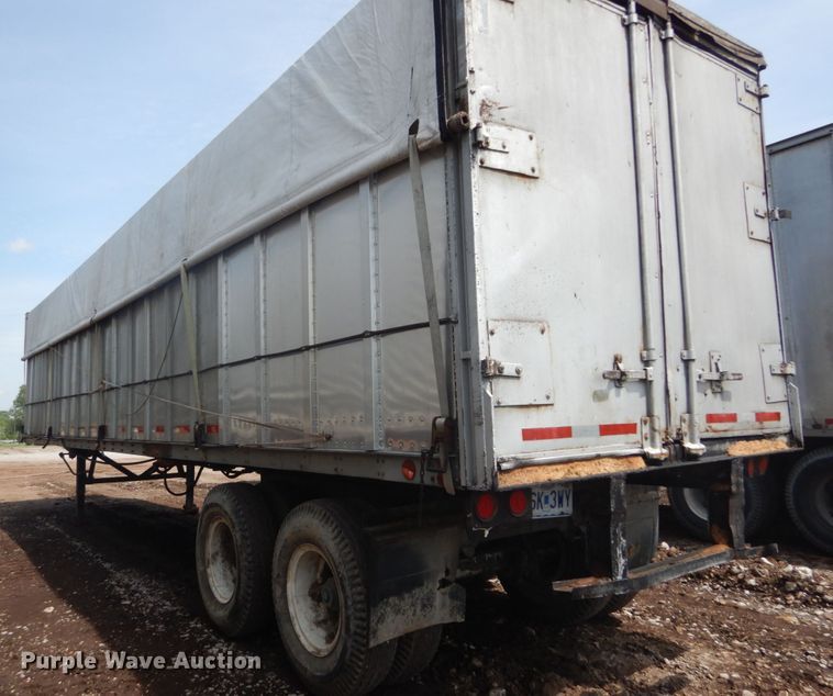 image for item IQ9520 1975 Fruehauf JG3-F2-40  walking floor trailer