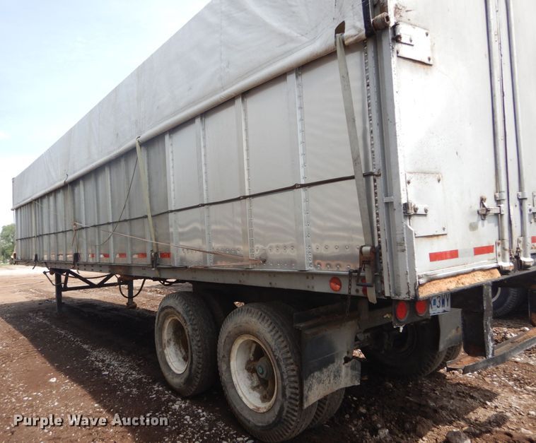 image for item IQ9520 1975 Fruehauf JG3-F2-40  walking floor trailer