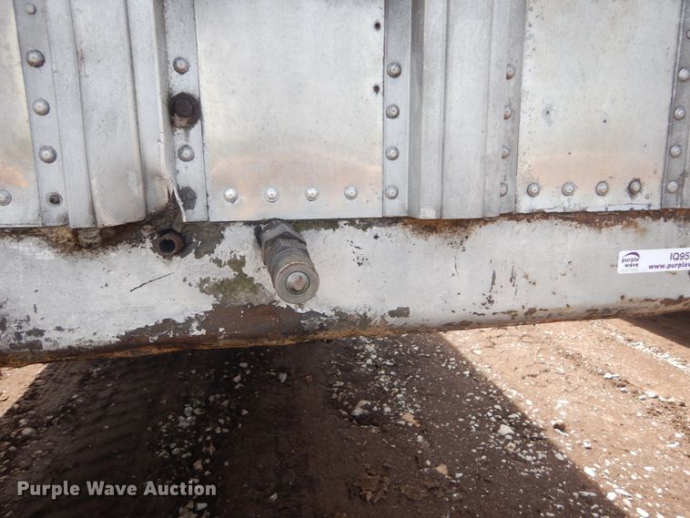 image for item IQ9520 1975 Fruehauf JG3-F2-40  walking floor trailer