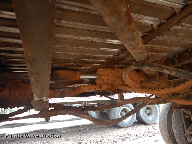 image for item IQ9520 1975 Fruehauf JG3-F2-40  walking floor trailer