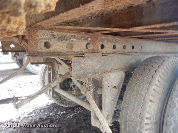 image for item IQ9520 1975 Fruehauf JG3-F2-40  walking floor trailer