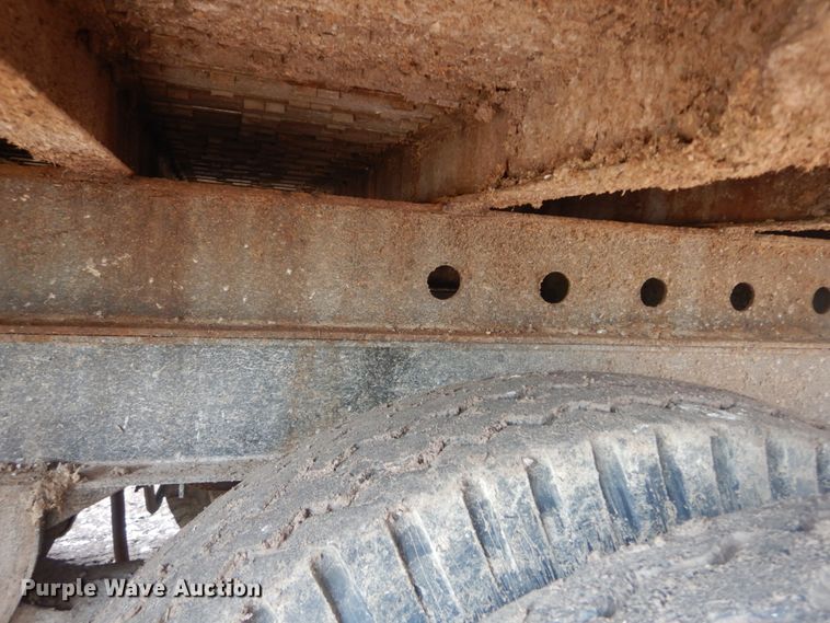 image for item IQ9520 1975 Fruehauf JG3-F2-40  walking floor trailer