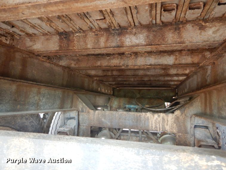 image for item IQ9520 1975 Fruehauf JG3-F2-40  walking floor trailer