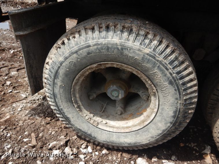 image for item IQ9520 1975 Fruehauf JG3-F2-40  walking floor trailer