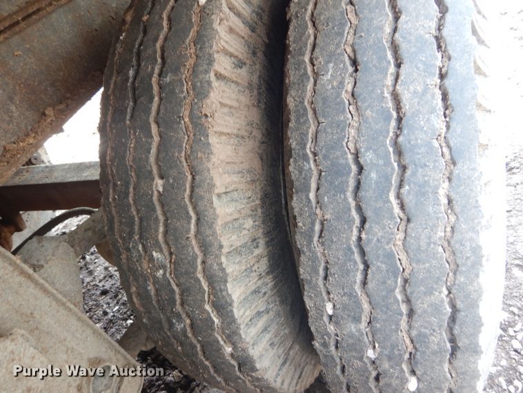 image for item IQ9520 1975 Fruehauf JG3-F2-40  walking floor trailer