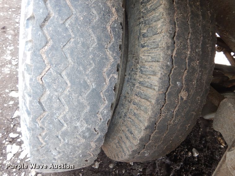 image for item IQ9520 1975 Fruehauf JG3-F2-40  walking floor trailer