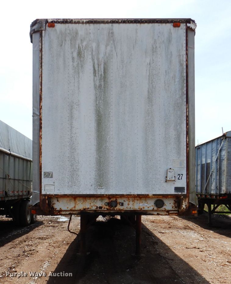 image for item IQ9521 1983 Utility FS2CH  side curtain trailer