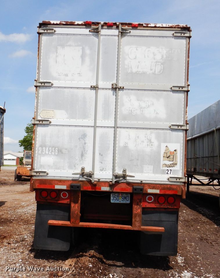 image for item IQ9521 1983 Utility FS2CH  side curtain trailer