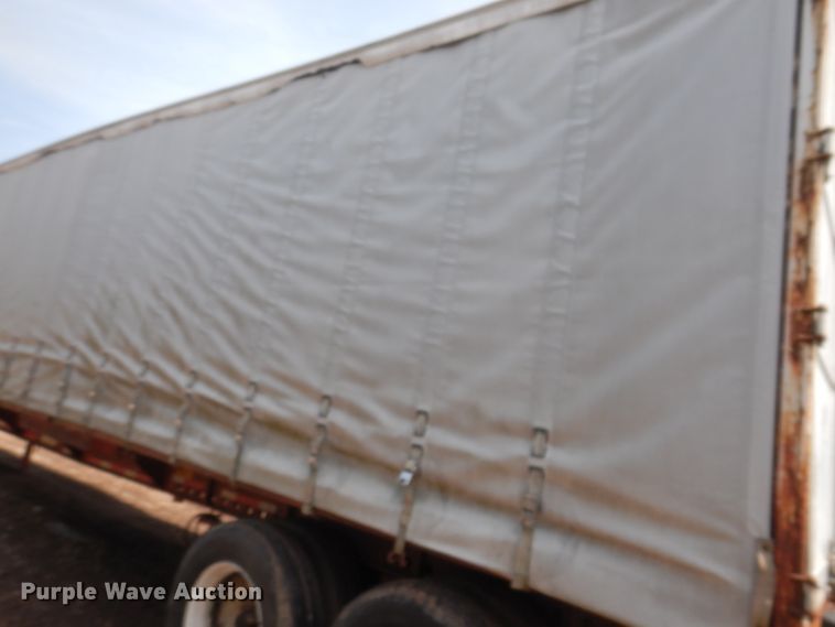 image for item IQ9521 1983 Utility FS2CH  side curtain trailer