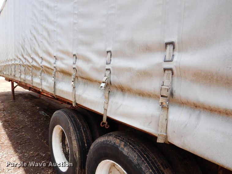 image for item IQ9521 1983 Utility FS2CH  side curtain trailer