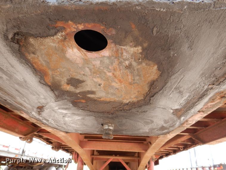 image for item IQ9521 1983 Utility FS2CH  side curtain trailer