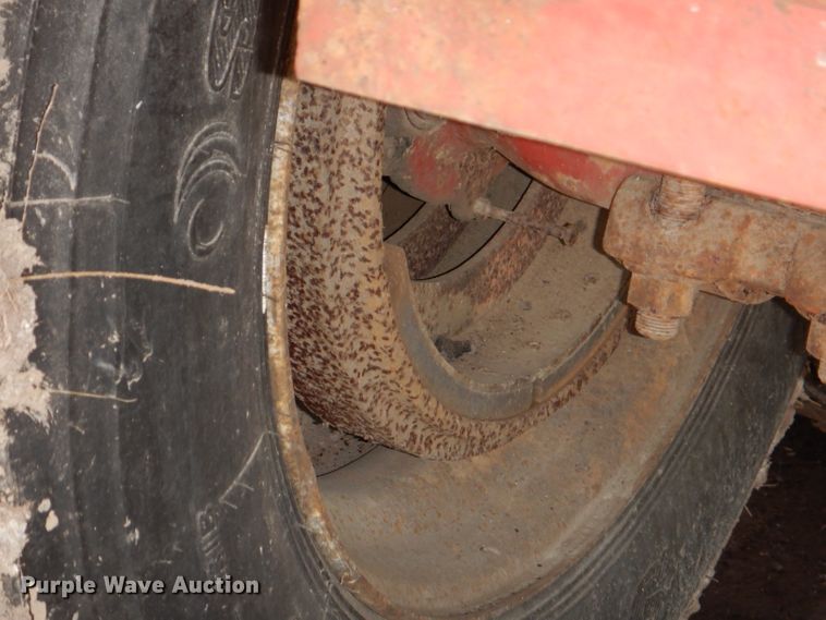 image for item IQ9521 1983 Utility FS2CH  side curtain trailer