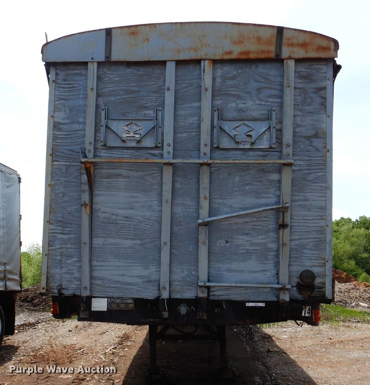 image for item IQ9522 1965 Dorsey DGT-I-204  flatbed trailer