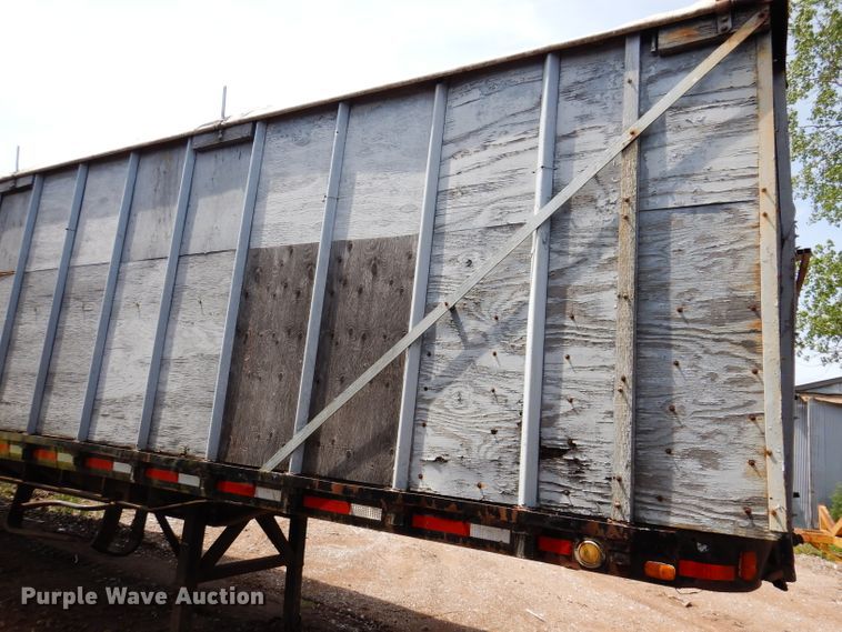 image for item IQ9522 1965 Dorsey DGT-I-204  flatbed trailer