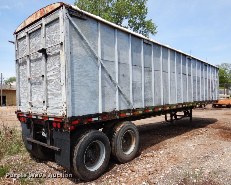 image for item IQ9522 1965 Dorsey DGT-I-204  flatbed trailer