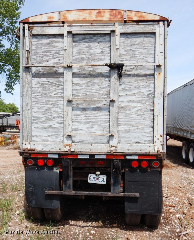 image for item IQ9522 1965 Dorsey DGT-I-204  flatbed trailer