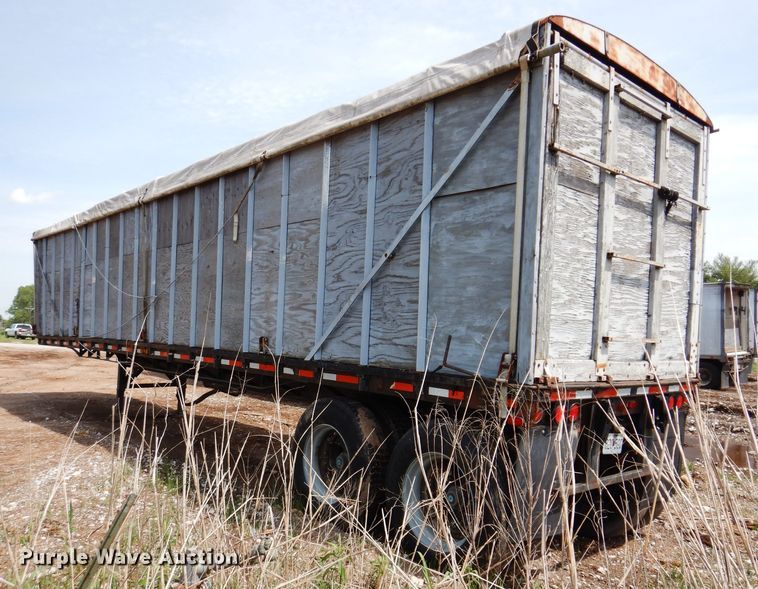 image for item IQ9522 1965 Dorsey DGT-I-204  flatbed trailer