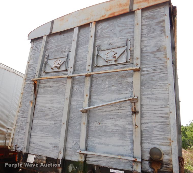 image for item IQ9522 1965 Dorsey DGT-I-204  flatbed trailer