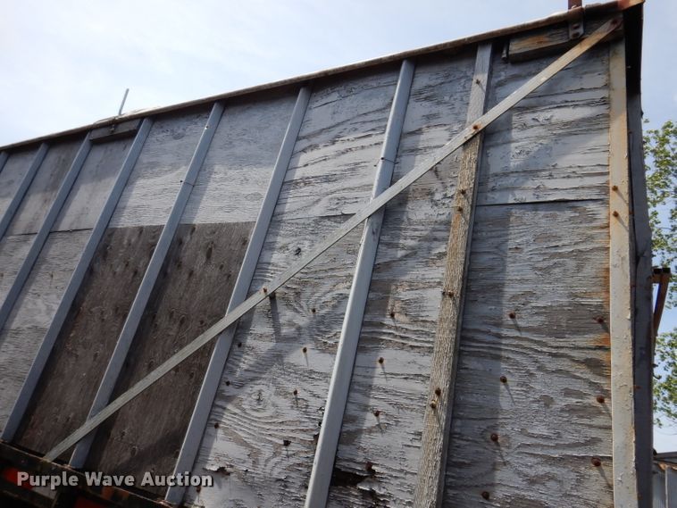 image for item IQ9522 1965 Dorsey DGT-I-204  flatbed trailer