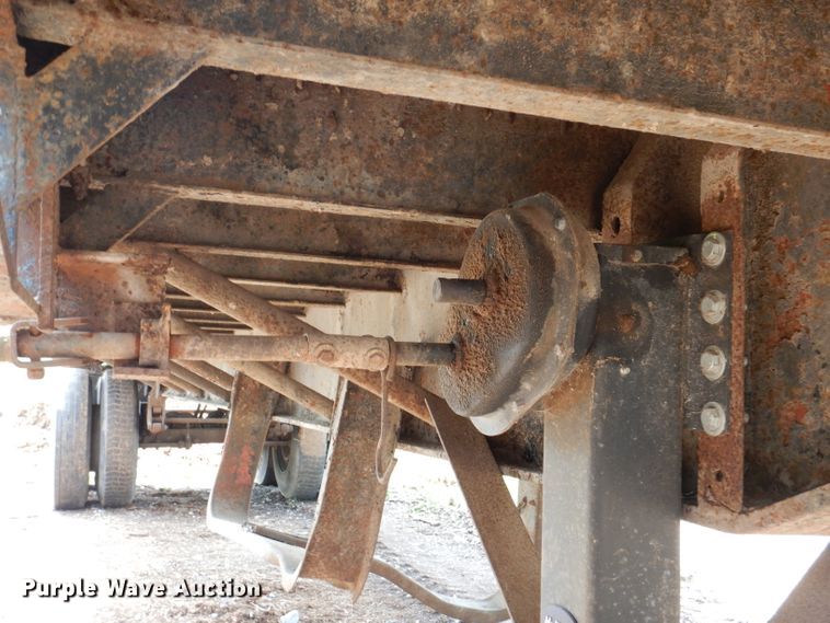 image for item IQ9522 1965 Dorsey DGT-I-204  flatbed trailer