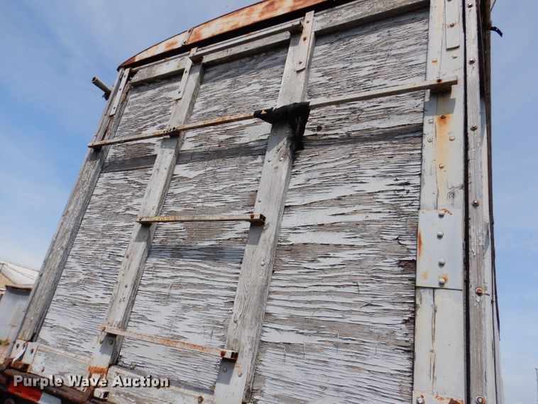 image for item IQ9522 1965 Dorsey DGT-I-204  flatbed trailer