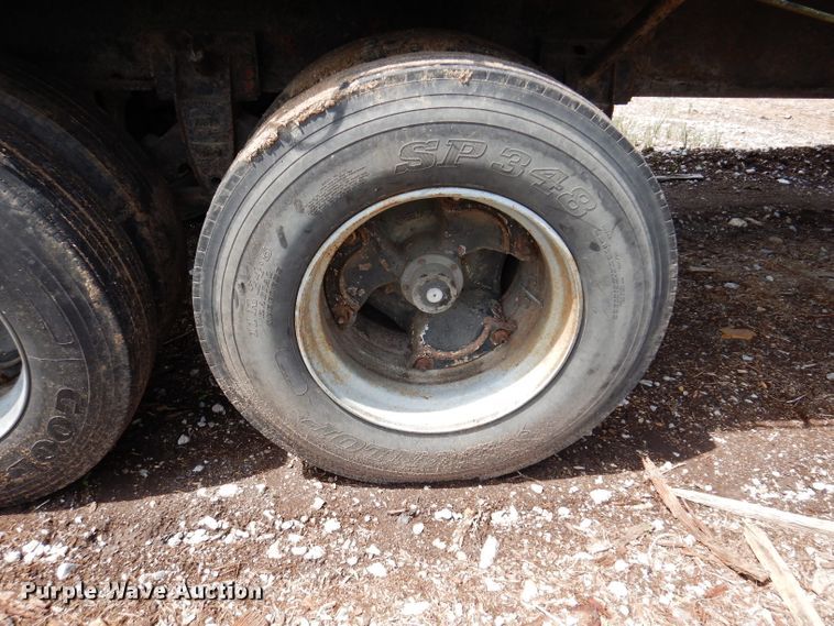 image for item IQ9522 1965 Dorsey DGT-I-204  flatbed trailer