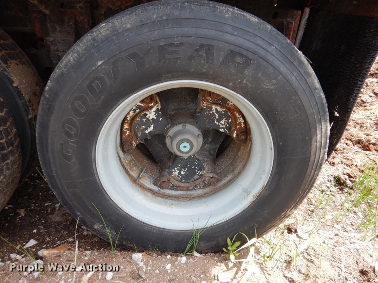 image for item IQ9522 1965 Dorsey DGT-I-204  flatbed trailer