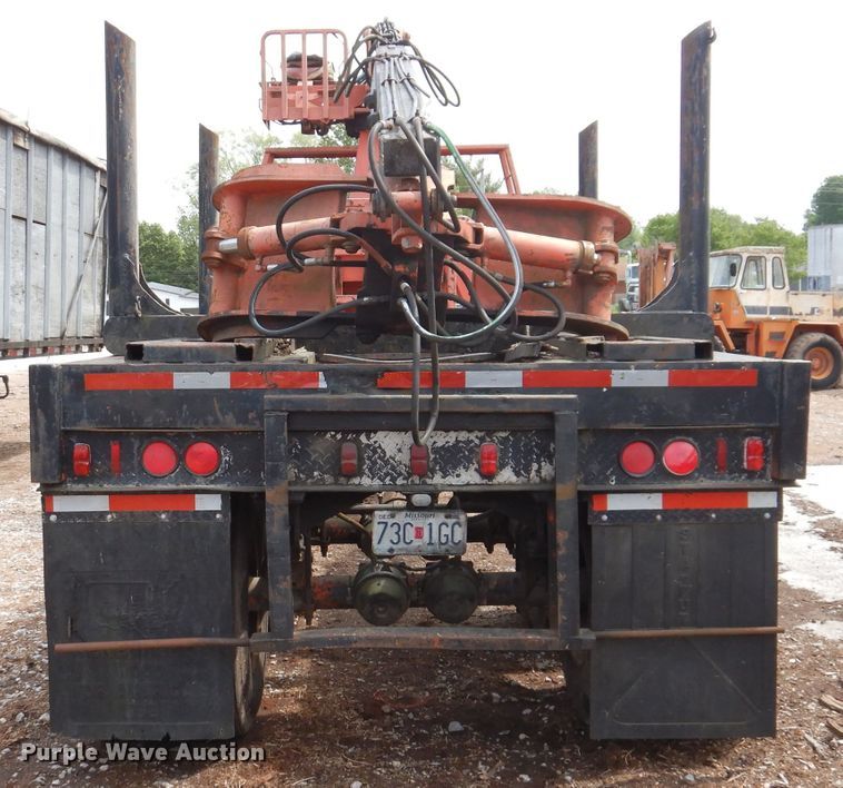 image for item IQ9524 1978 Daco log trailer