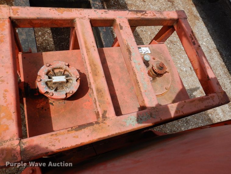 image for item IQ9524 1978 Daco log trailer