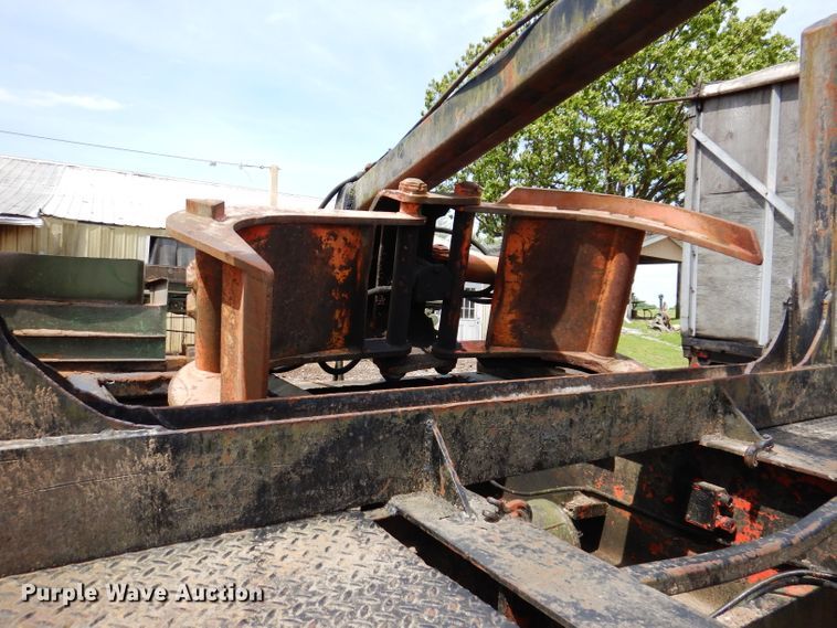 image for item IQ9524 1978 Daco log trailer