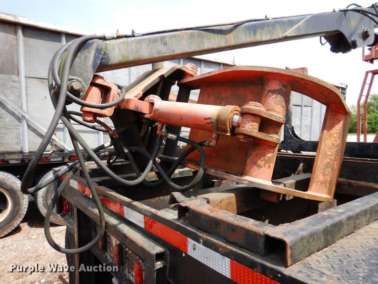 image for item IQ9524 1978 Daco log trailer