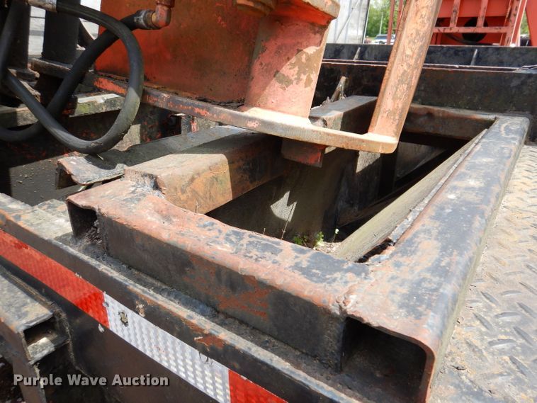 image for item IQ9524 1978 Daco log trailer