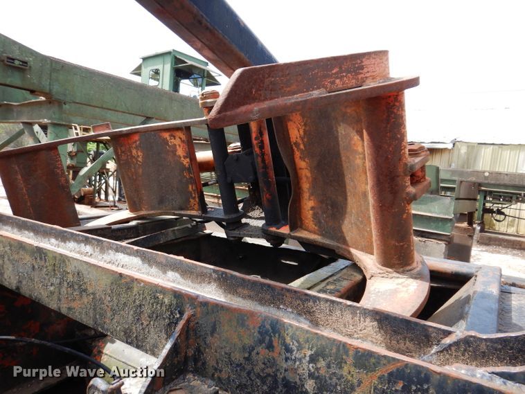 image for item IQ9524 1978 Daco log trailer