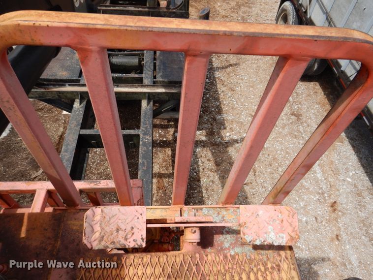 image for item IQ9524 1978 Daco log trailer