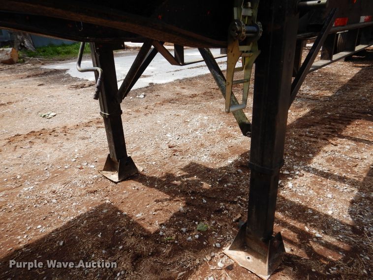 image for item IQ9524 1978 Daco log trailer