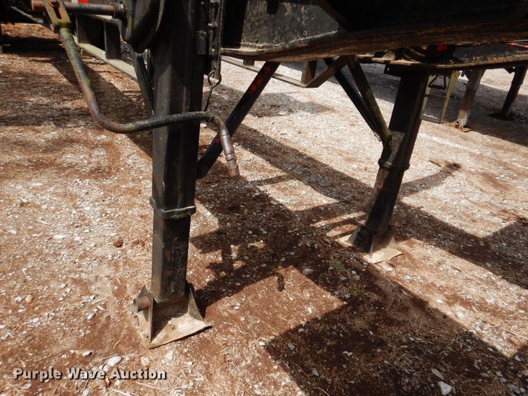 image for item IQ9524 1978 Daco log trailer