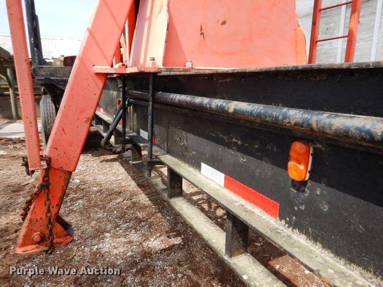 image for item IQ9524 1978 Daco log trailer