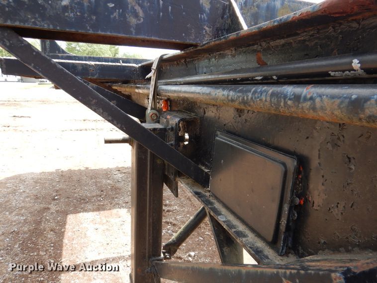 image for item IQ9524 1978 Daco log trailer